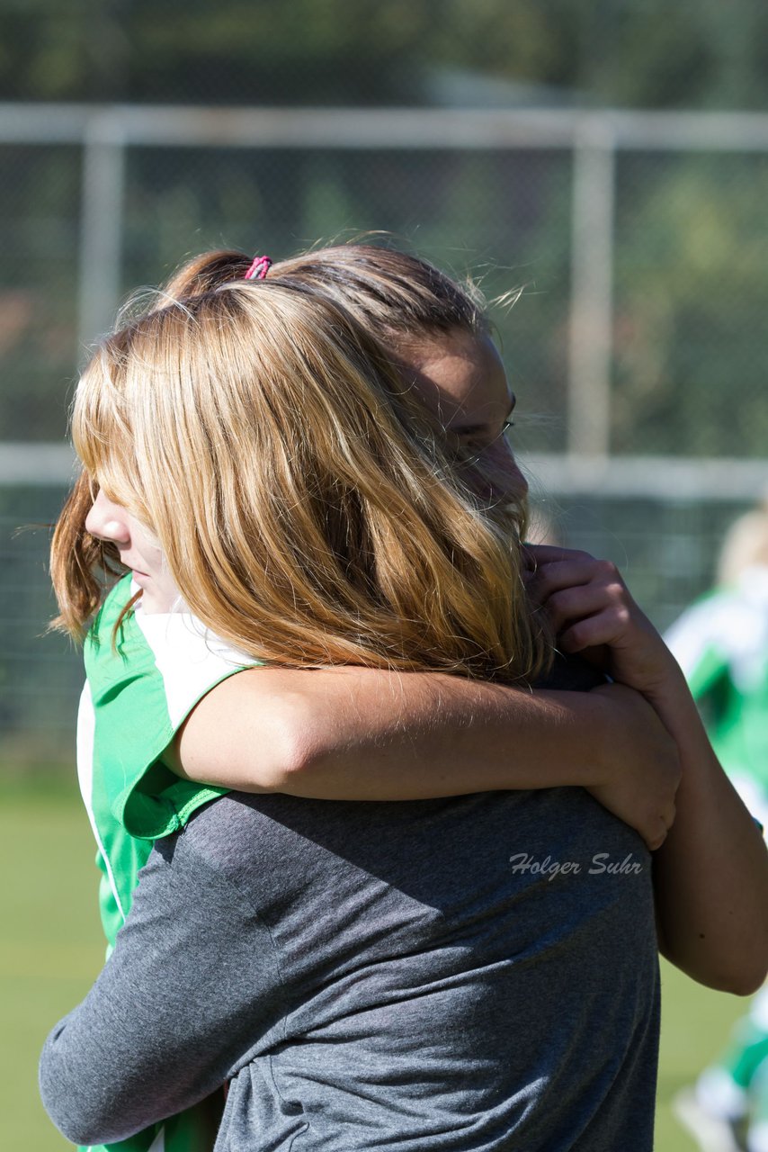 Bild 102 - C-Juniorinnen Kaltenkirchener TS - TuS Tensfeld : Ergebnis: 7:0